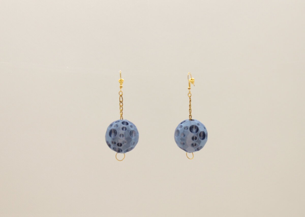 pendientes colgantes modelo luna aZUL de nodosbyg