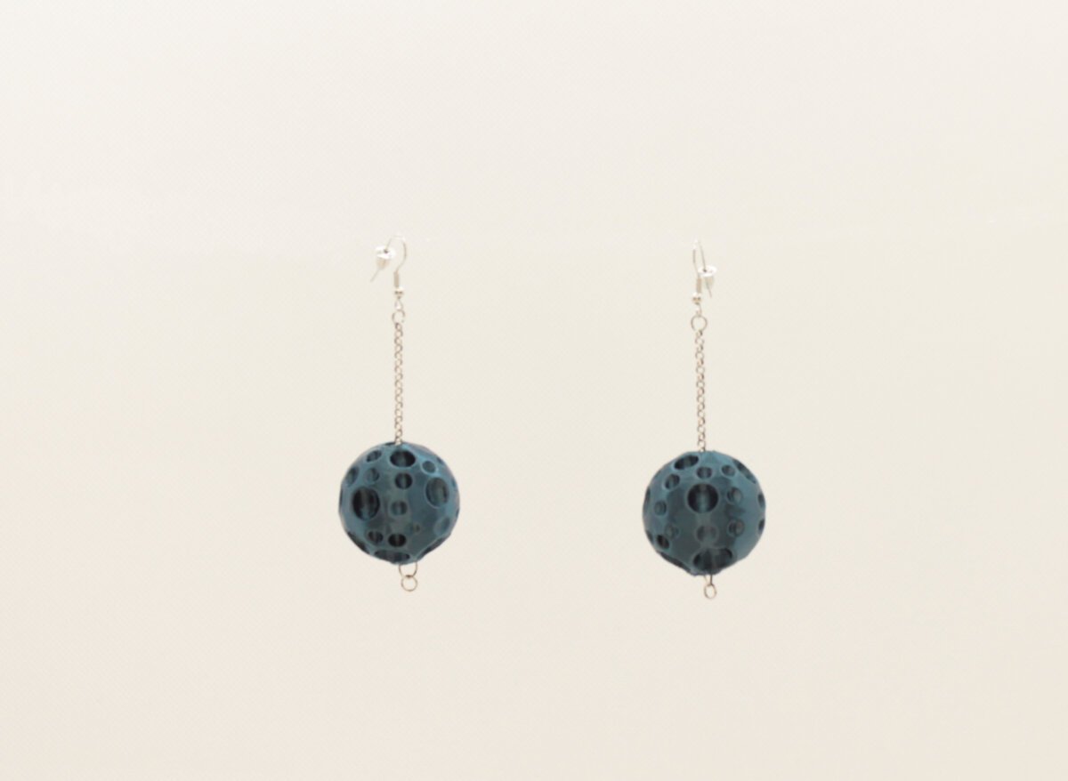 pendientes colgantes modelo luna cian de nodosbyg