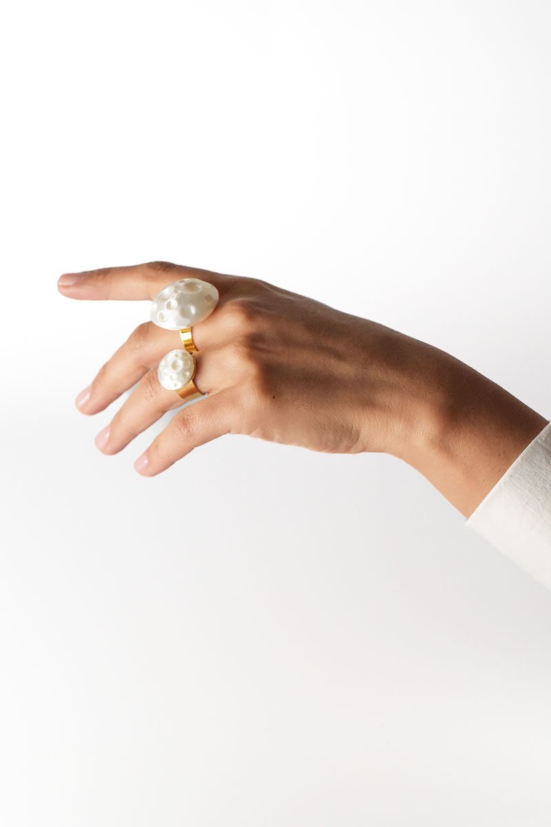 Moon Light Half Moon ring white