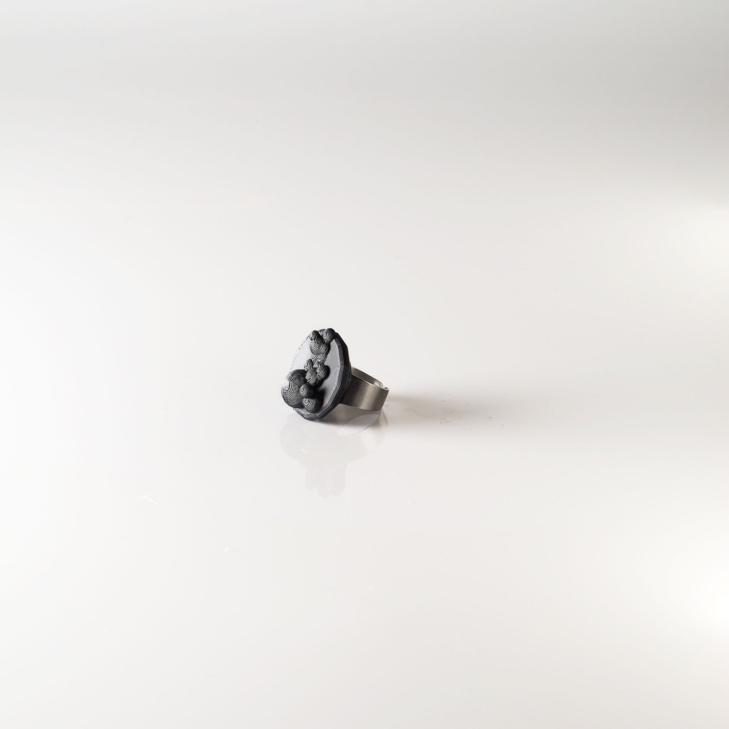 Cup ring Dark Moon black